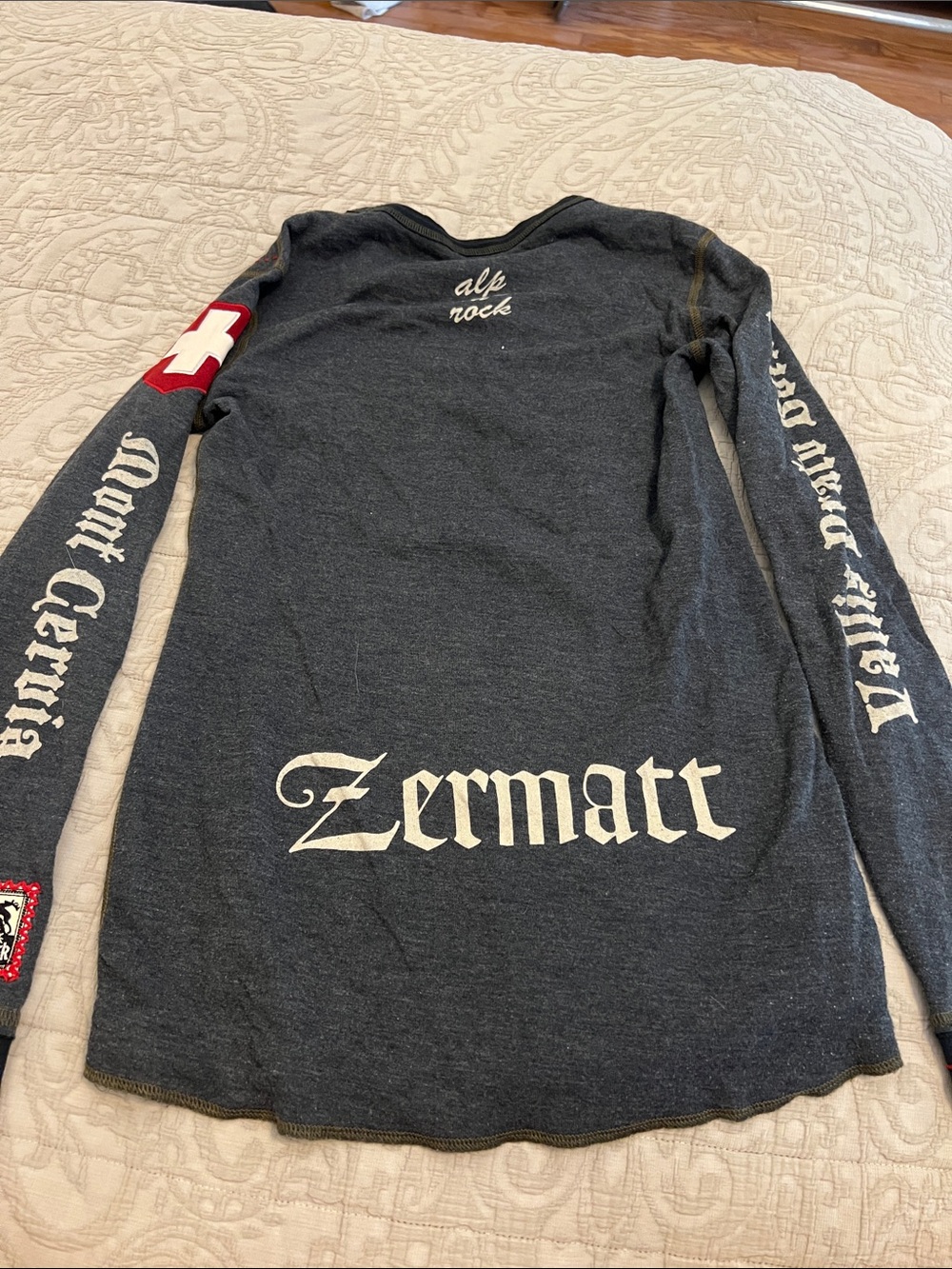 Alp N Rock Charcoal Gray Zermatt Long Sleeve Tee with Red Swiss Patch - Picture 2 of 6